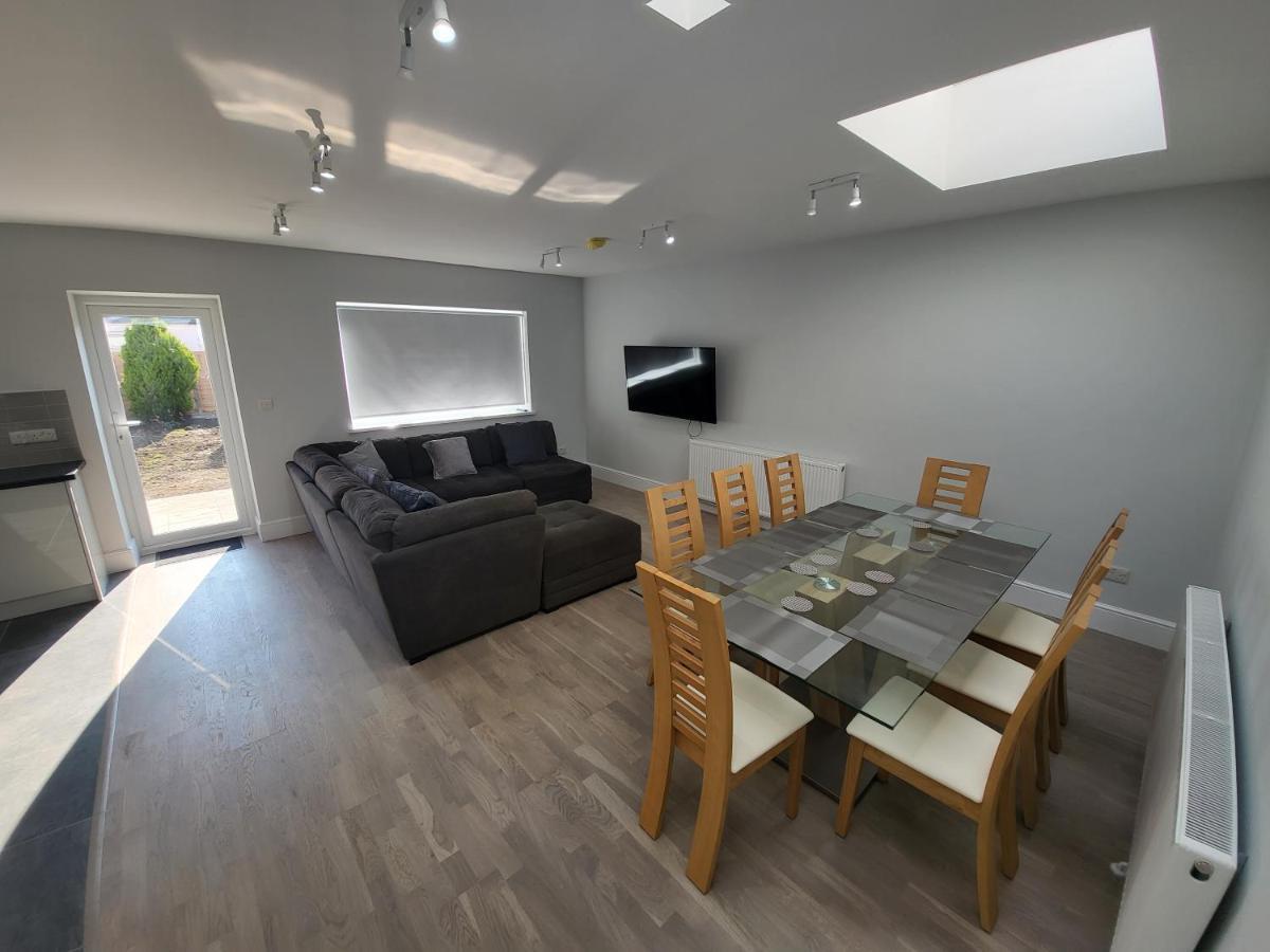 High Spec Large 6 Bedroom House! Kingston upon Thames  Buitenkant foto
