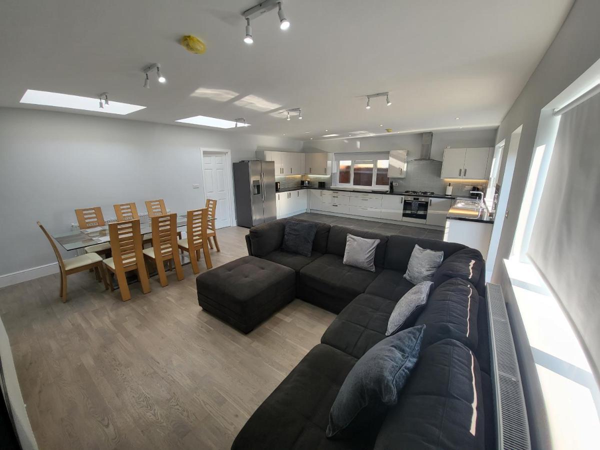 High Spec Large 6 Bedroom House! Kingston upon Thames  Buitenkant foto